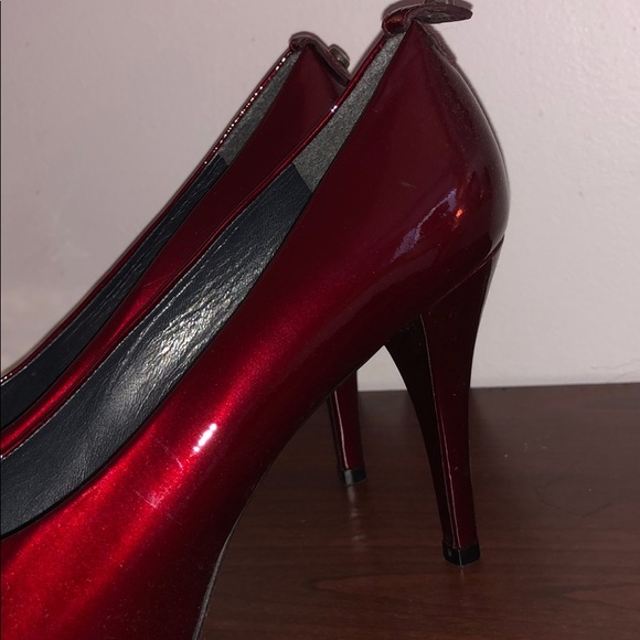 Stunning Wine Stuart Weitzman Heels - 2 inch - 9M - Picture 3 of 8
